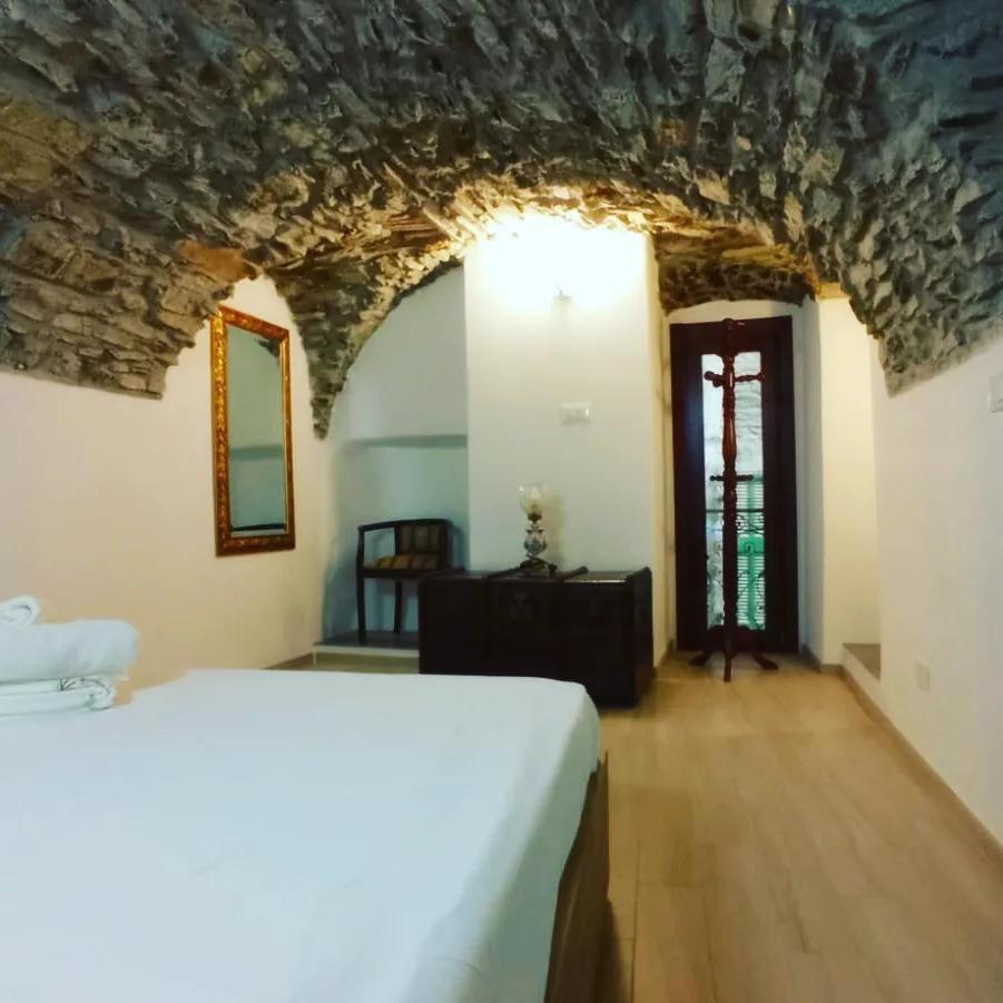 Appartamento Incantevole La Grotta Apricale Exteriör bild